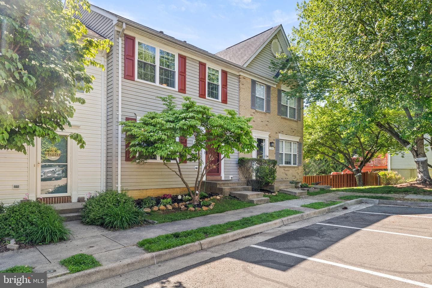 122 Dorset Lane photo 3