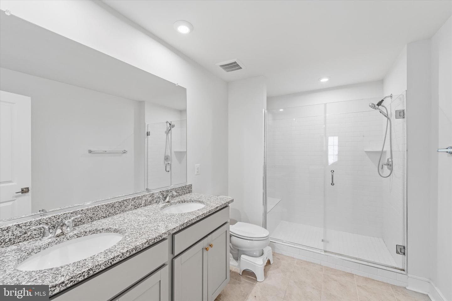 4256 Frost Street photo 22