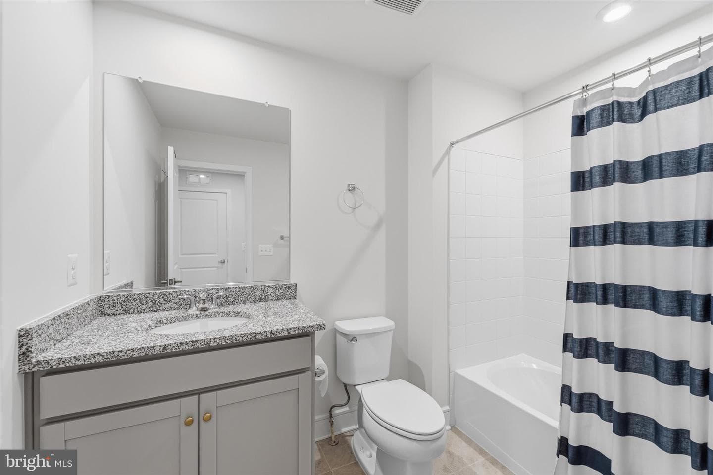 4256 Frost Street photo 27