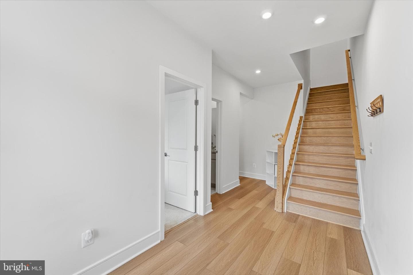 4256 Frost Street photo 3