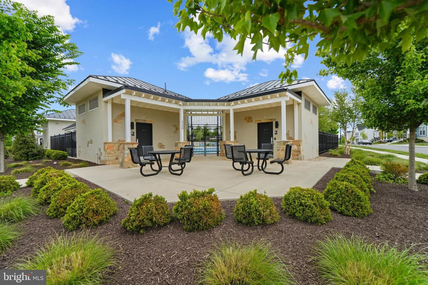 4256 Frost Street photo 33
