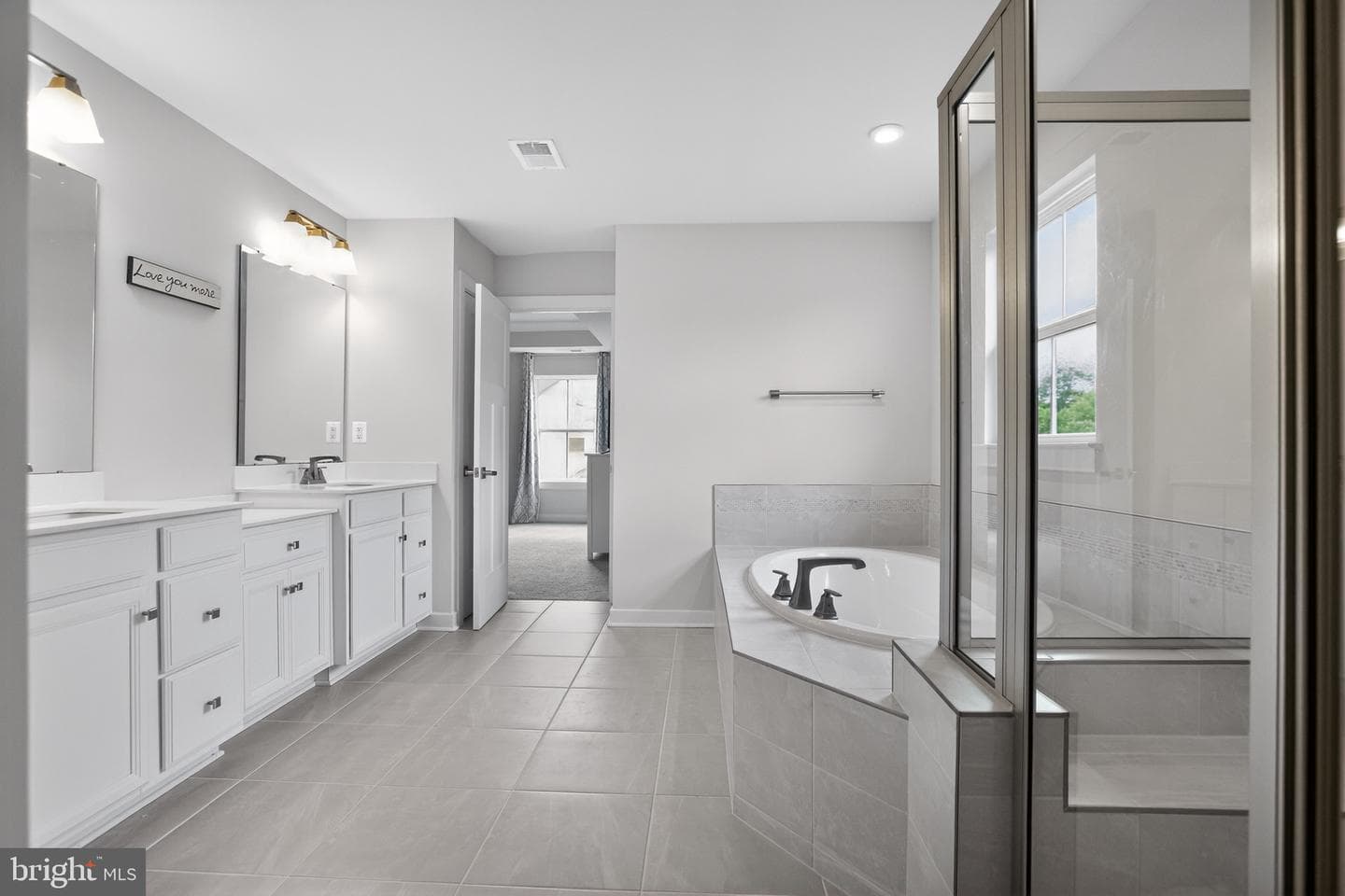 7979 International Drive photo 31