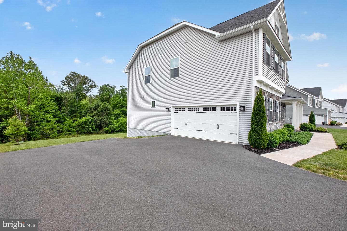 7979 International Drive photo 4