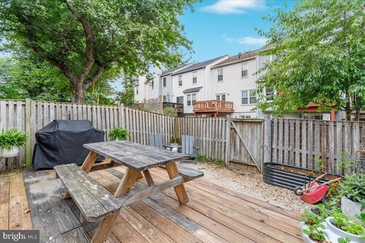 63 Pepper Tree Court photo 38