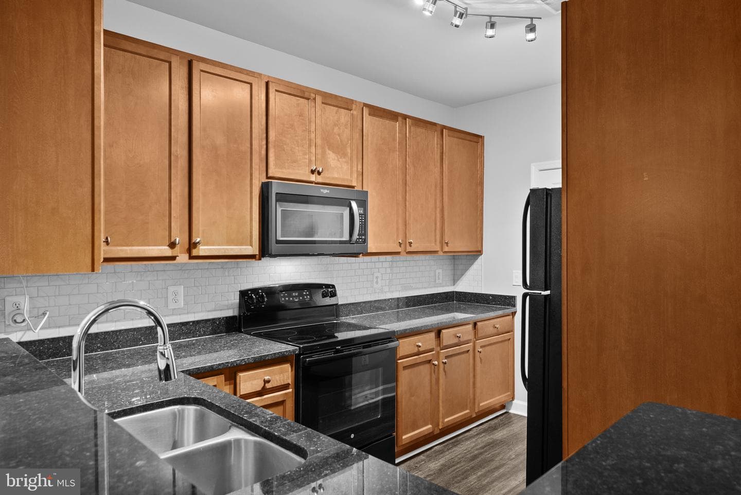 6161 Willow Pl # 208 photo 8