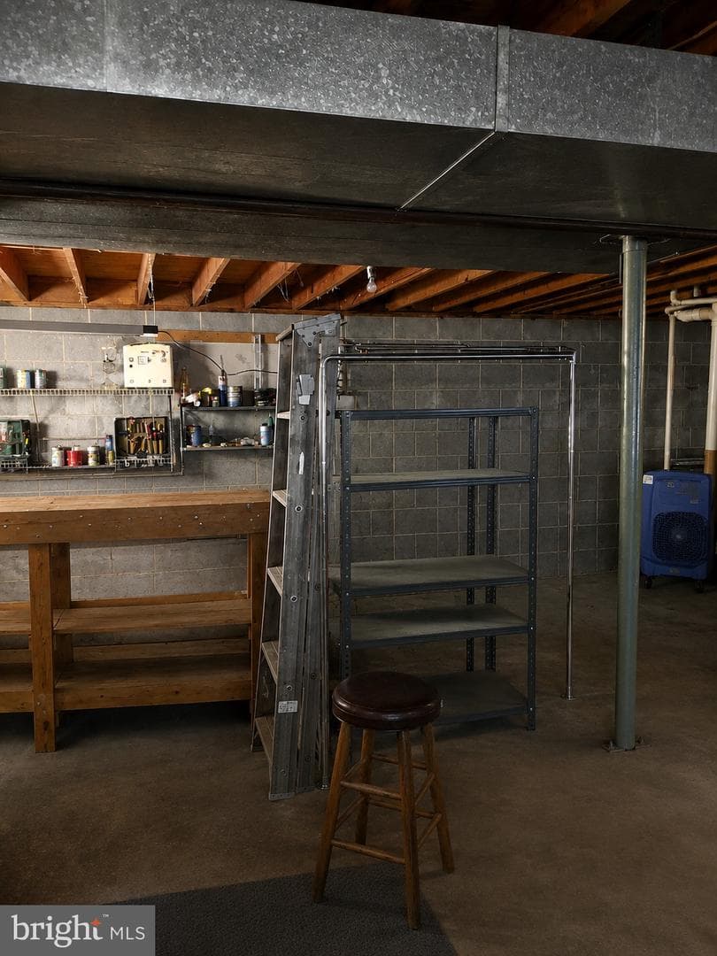 7087 Lakeview Drive photo 32