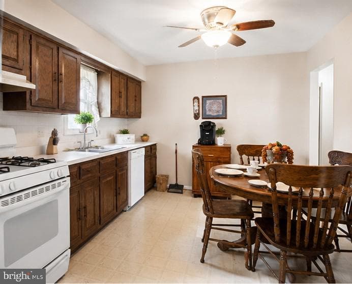 7087 Lakeview Drive photo 6