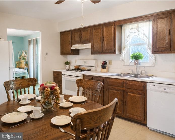 7087 Lakeview Drive photo 8