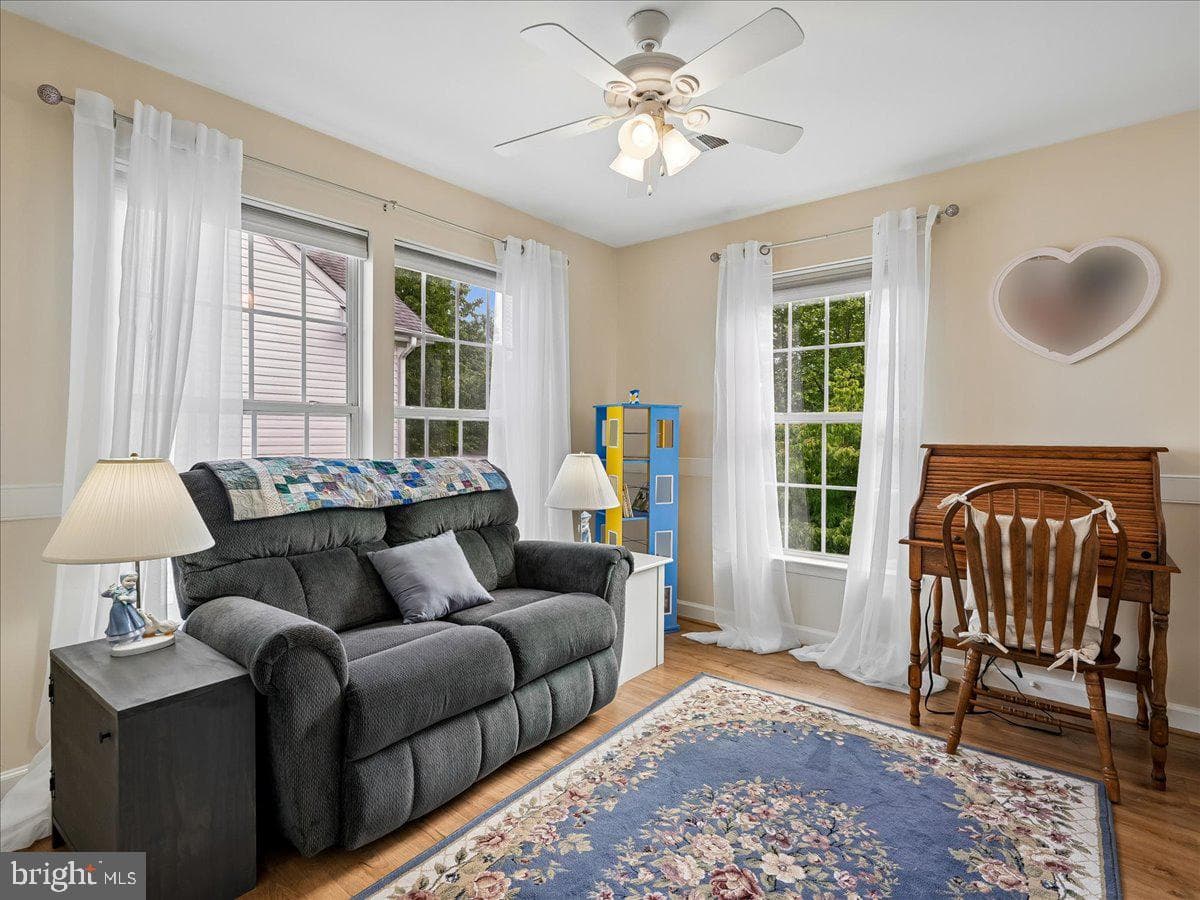 530 Estate Avenue photo 35