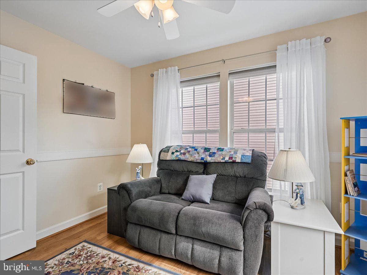 530 Estate Avenue photo 37