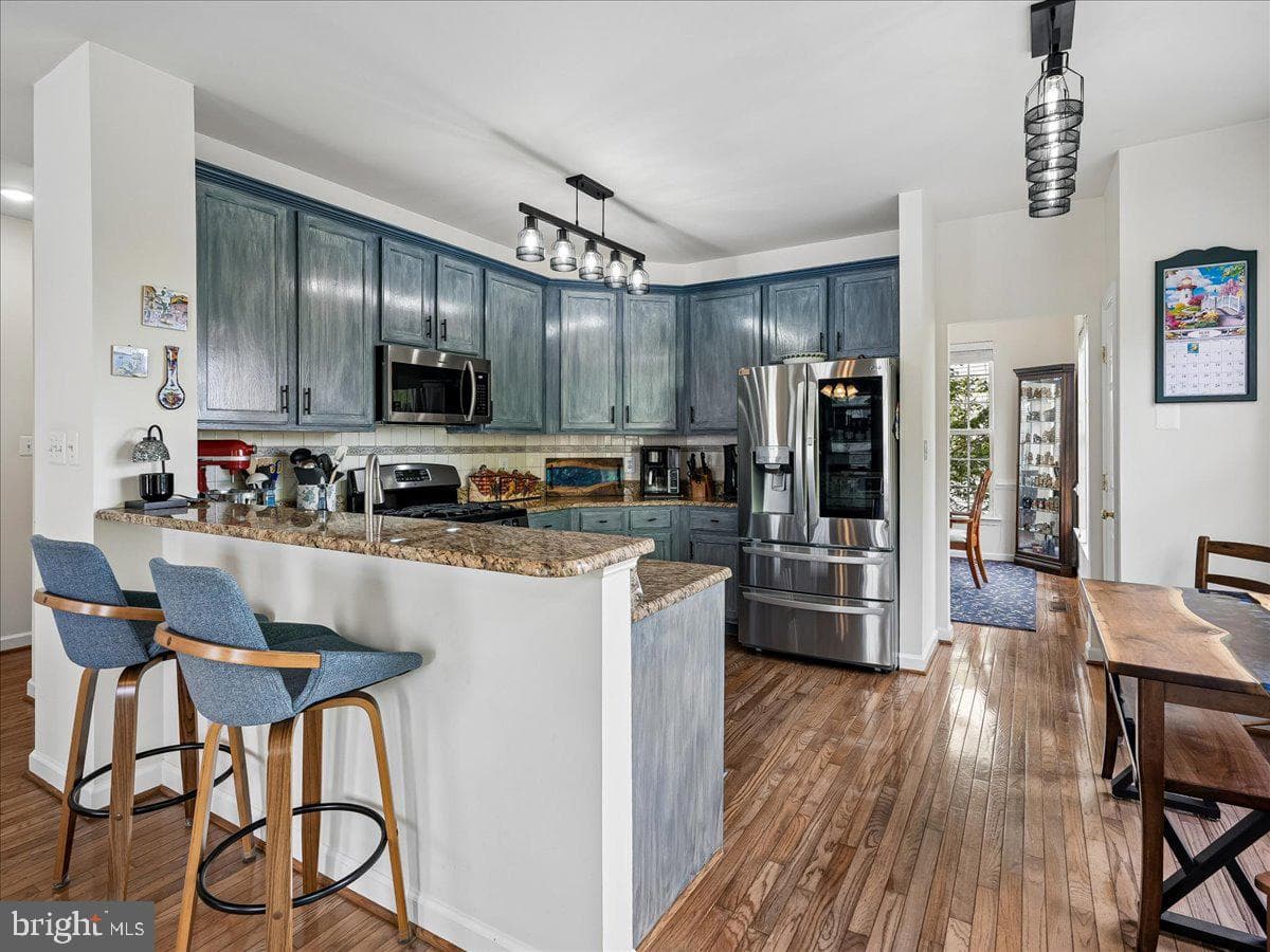 530 Estate Avenue photo 5