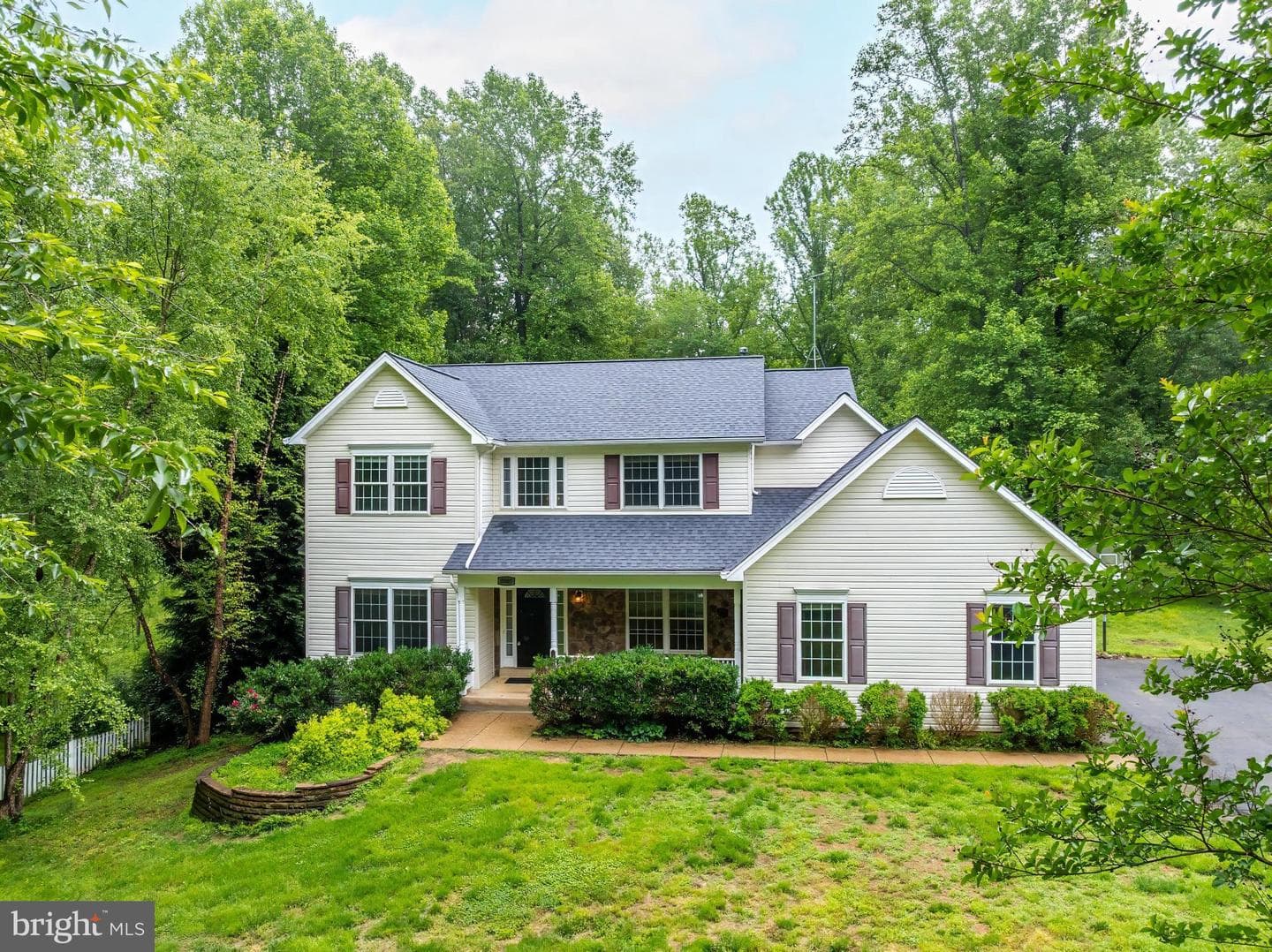 9085 Groundhog Ln photo 3