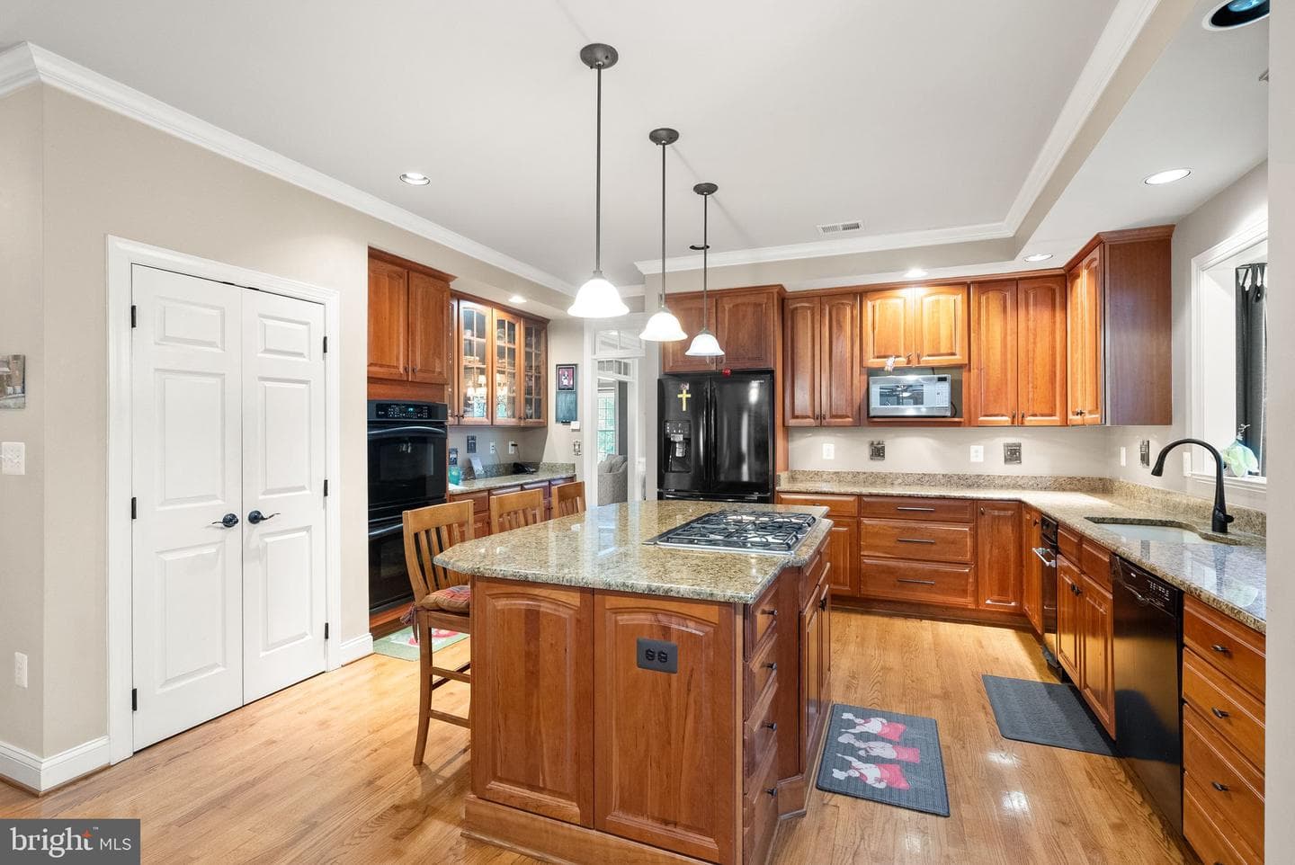 7188 Kenthurst Lane photo 13