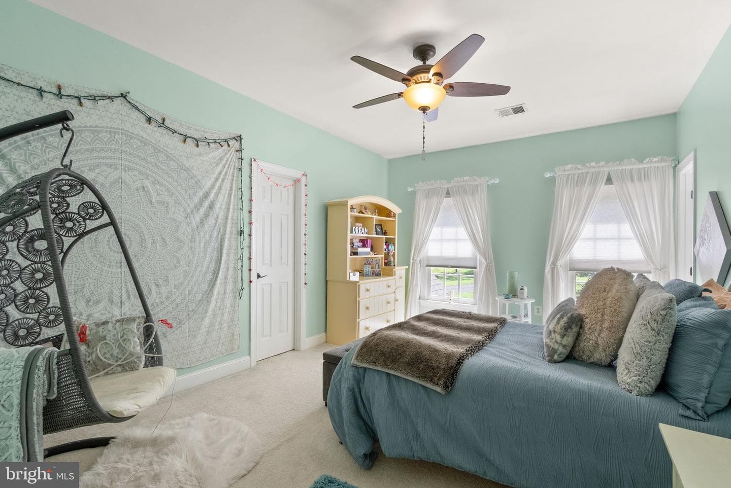 7188 Kenthurst Lane photo 34