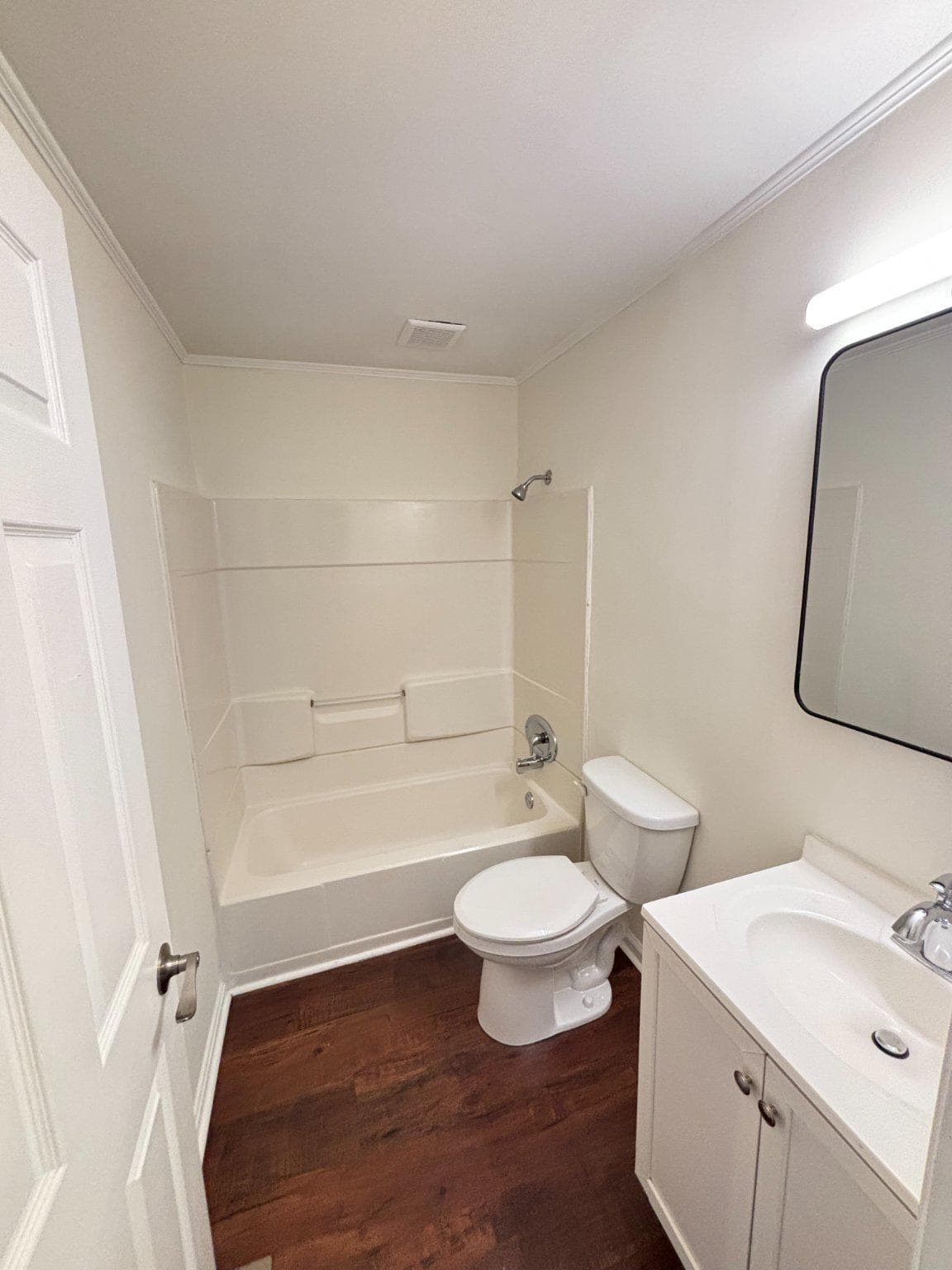 203 W Bowen Street photo 24
