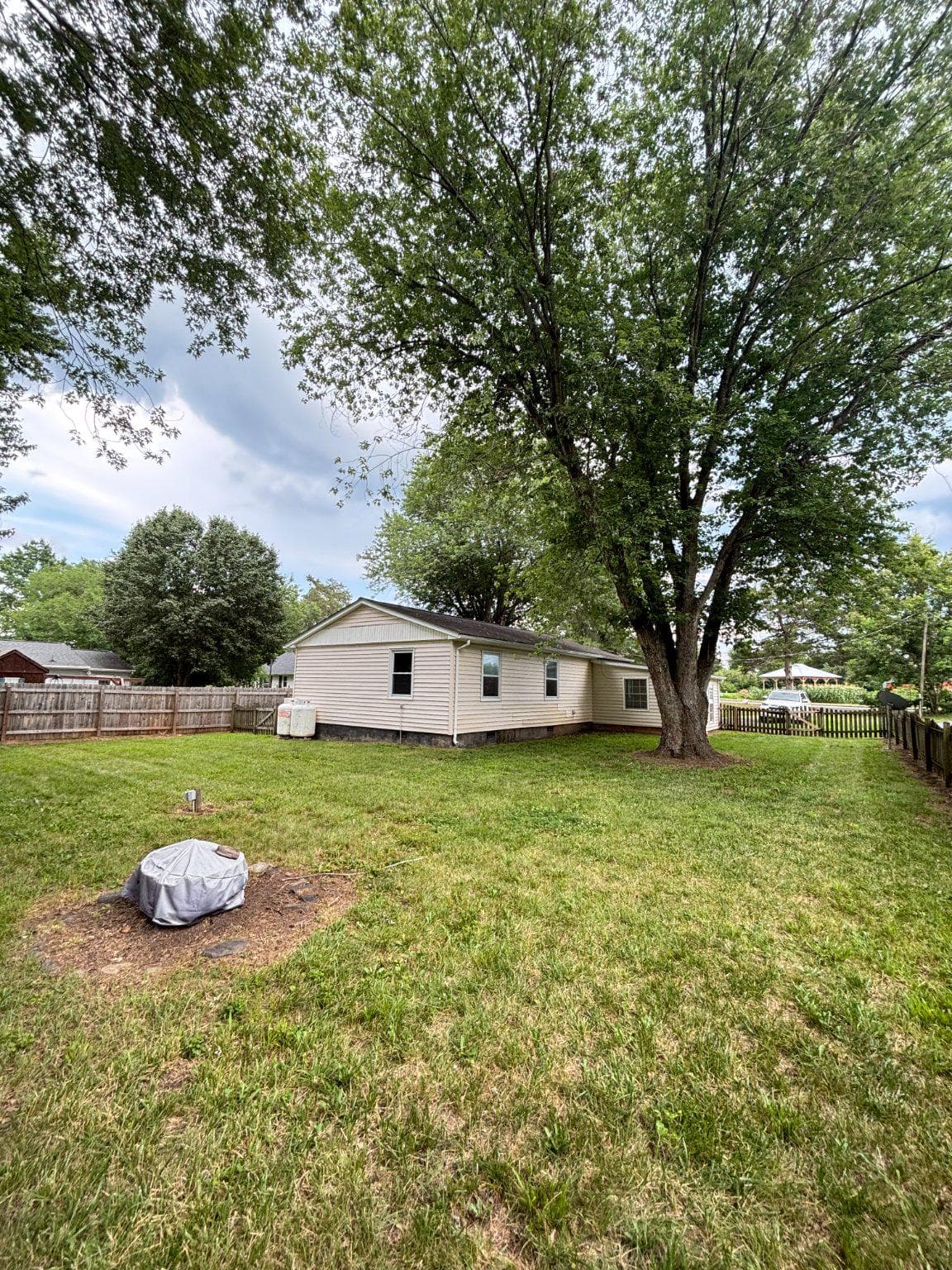203 W Bowen Street photo 5