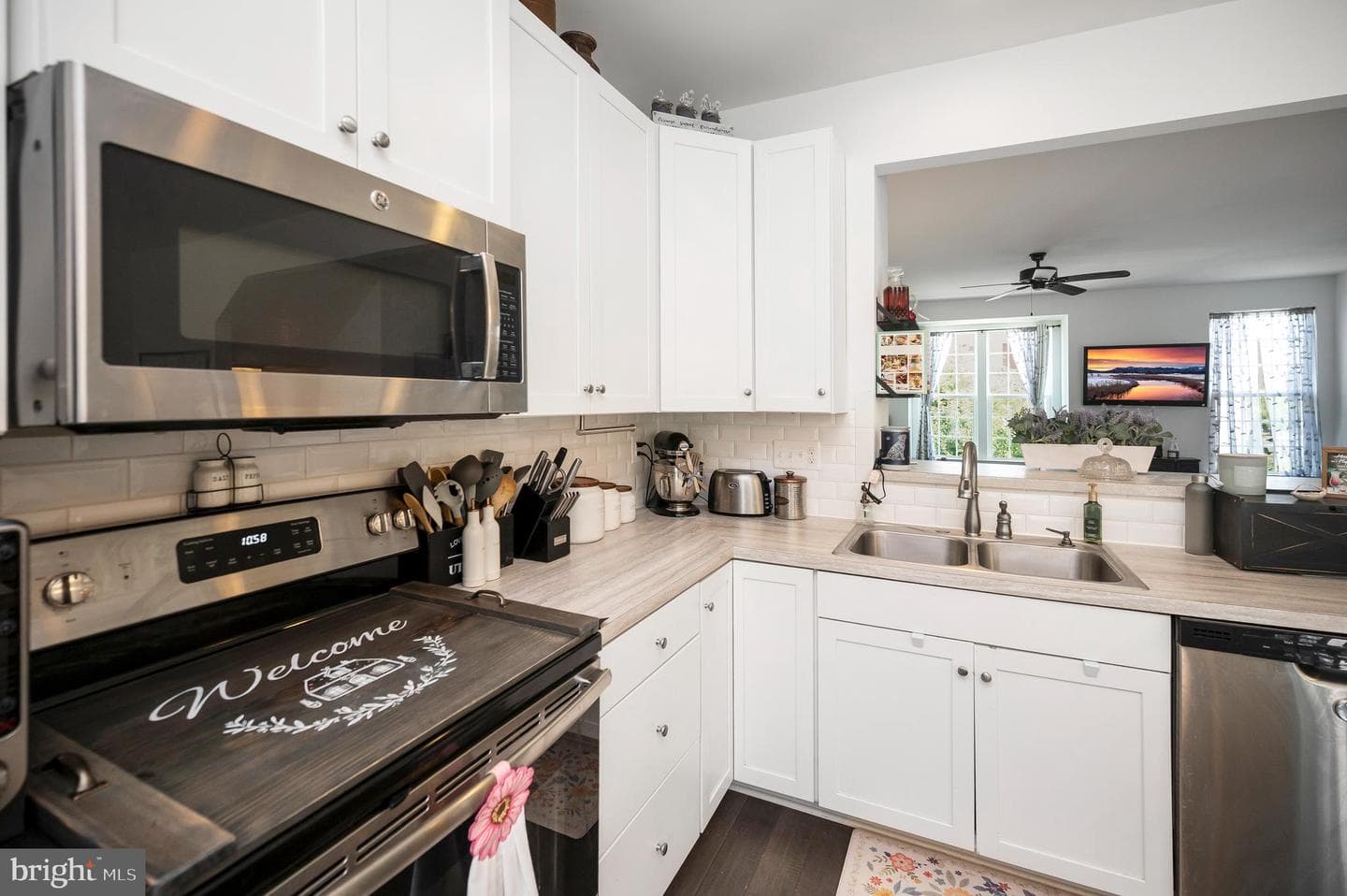 3014 Revere Street photo 9