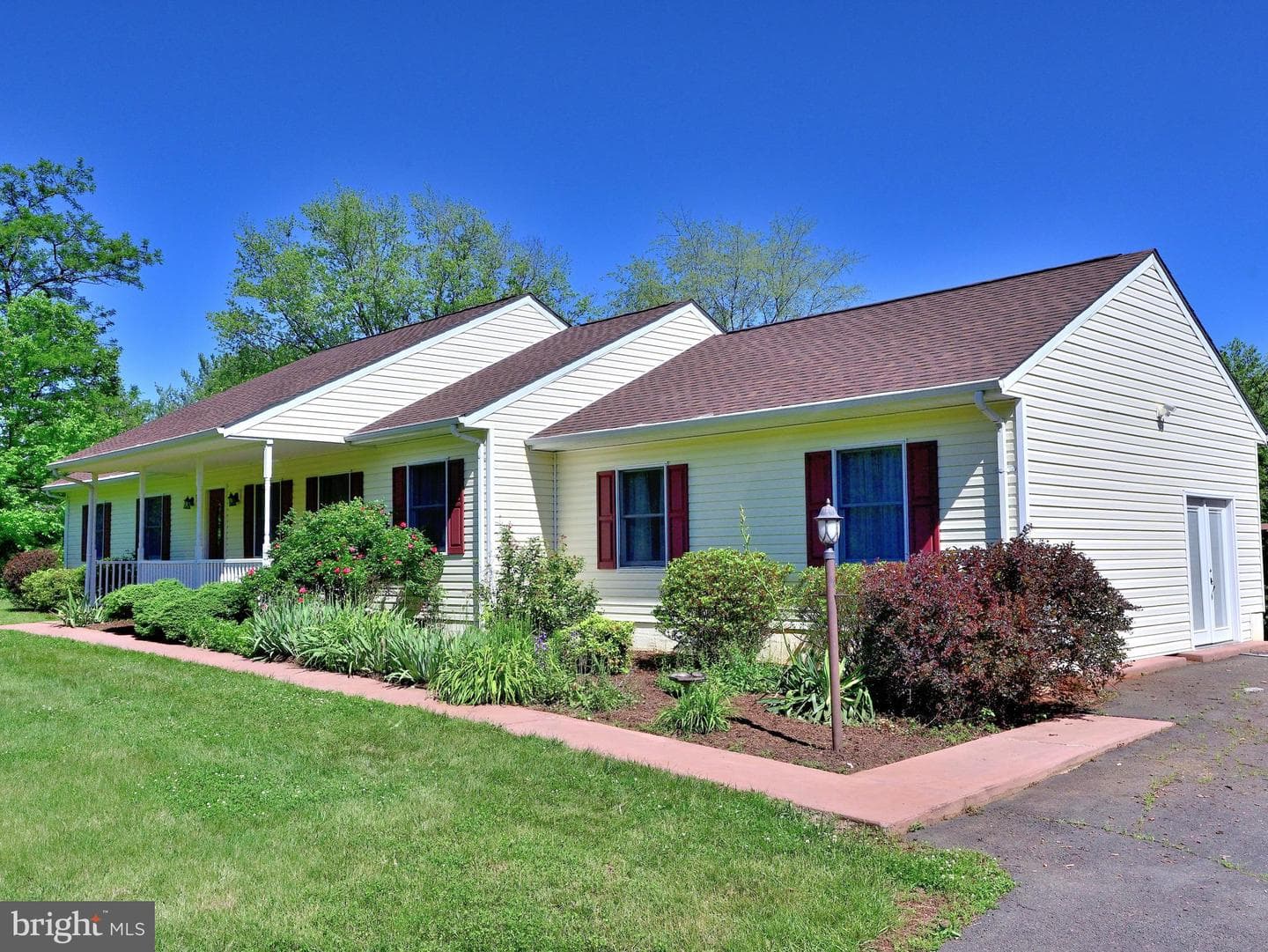 9597 Routts Hill Road photo 2