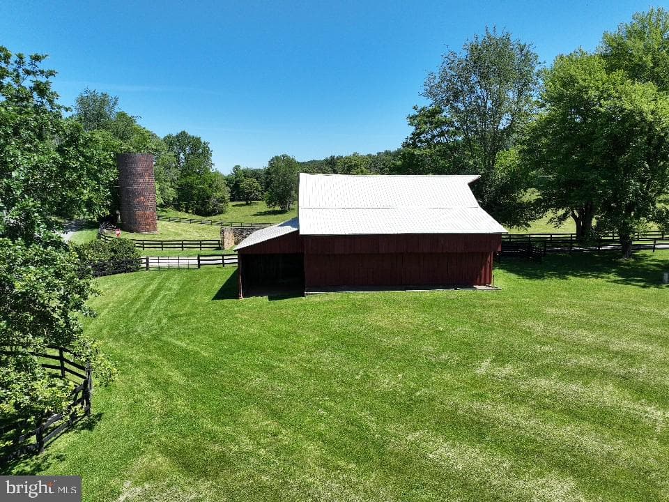 3167 Burrland Lane photo 35