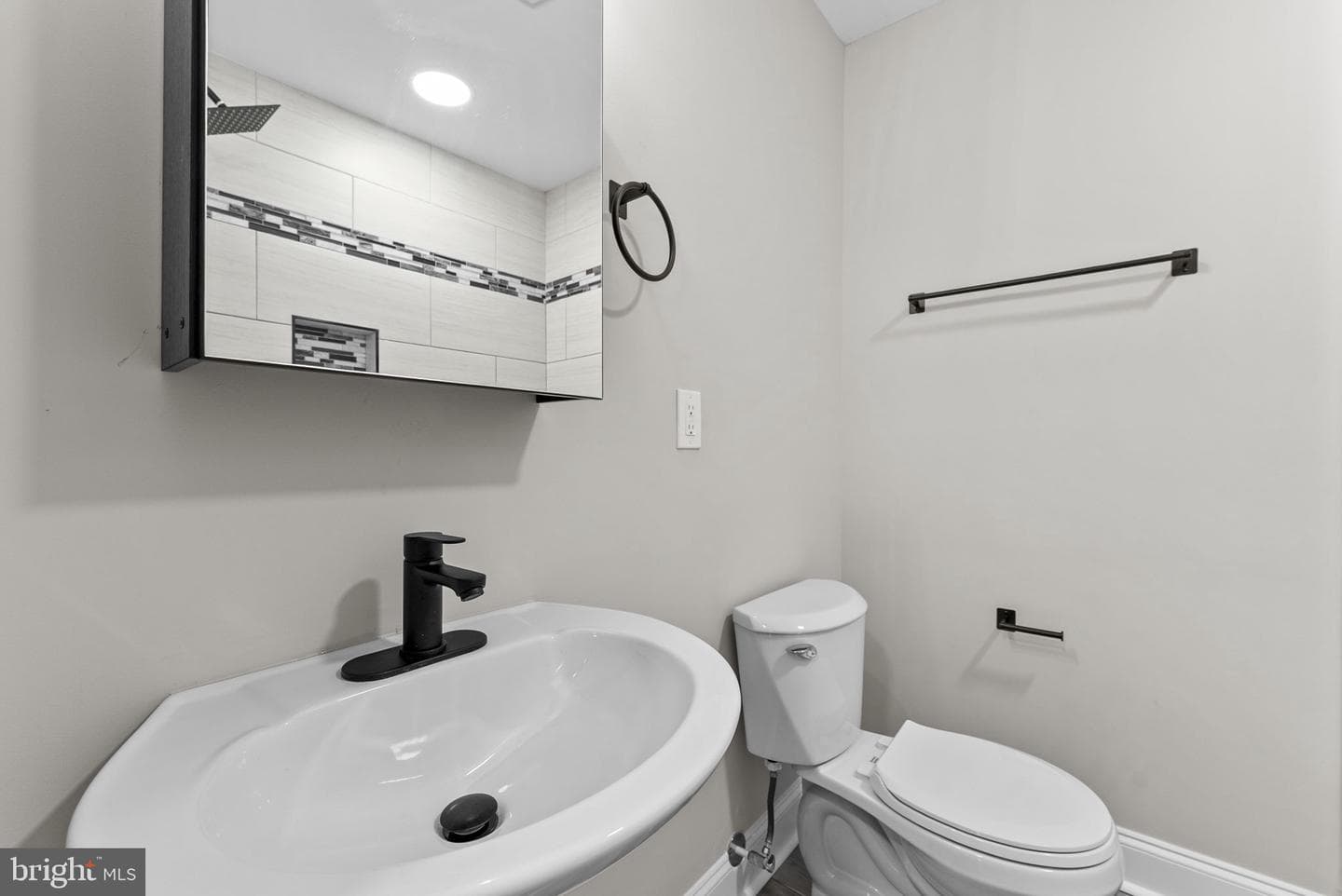 264 Monroe Street photo 36