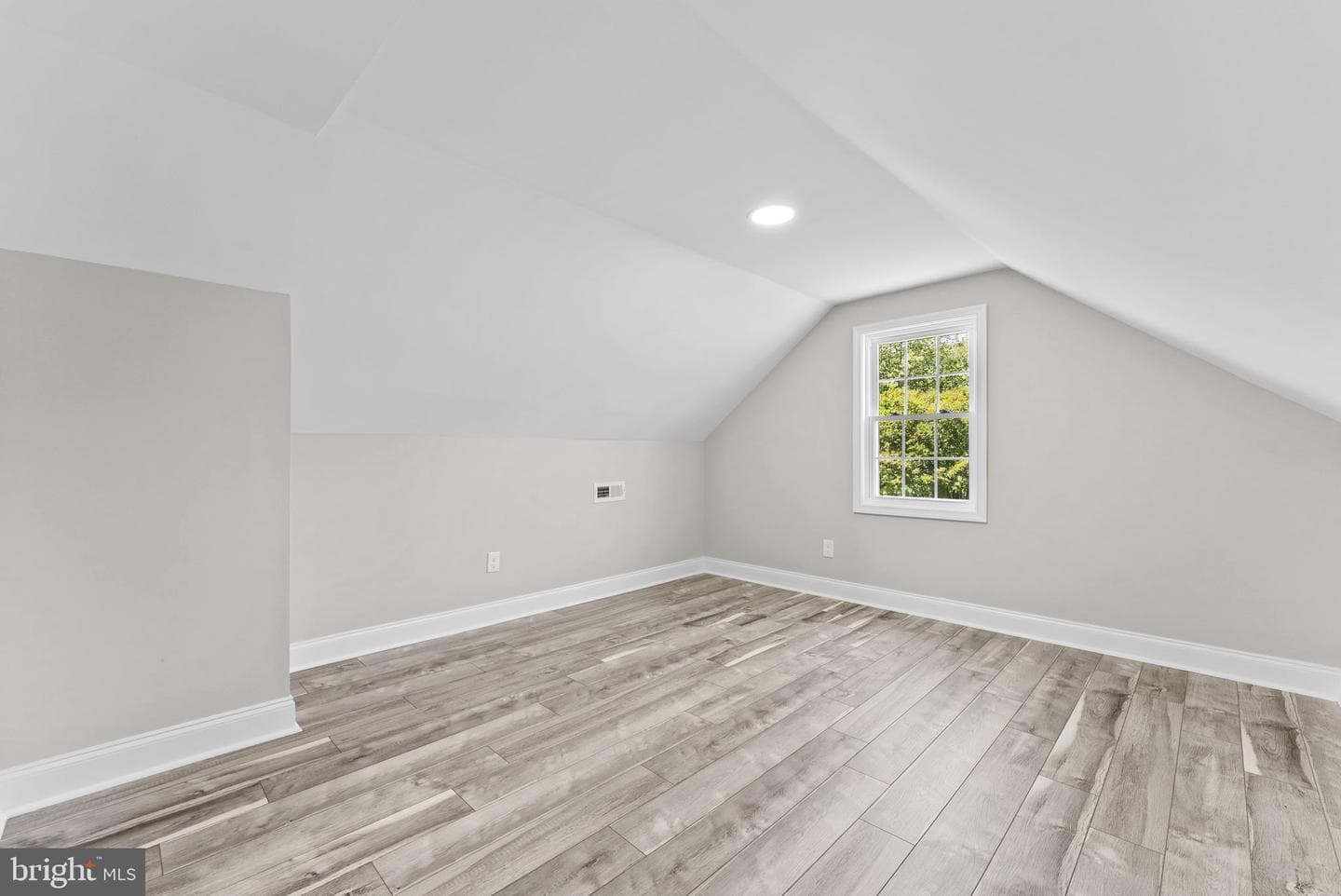 264 Monroe Street photo 40