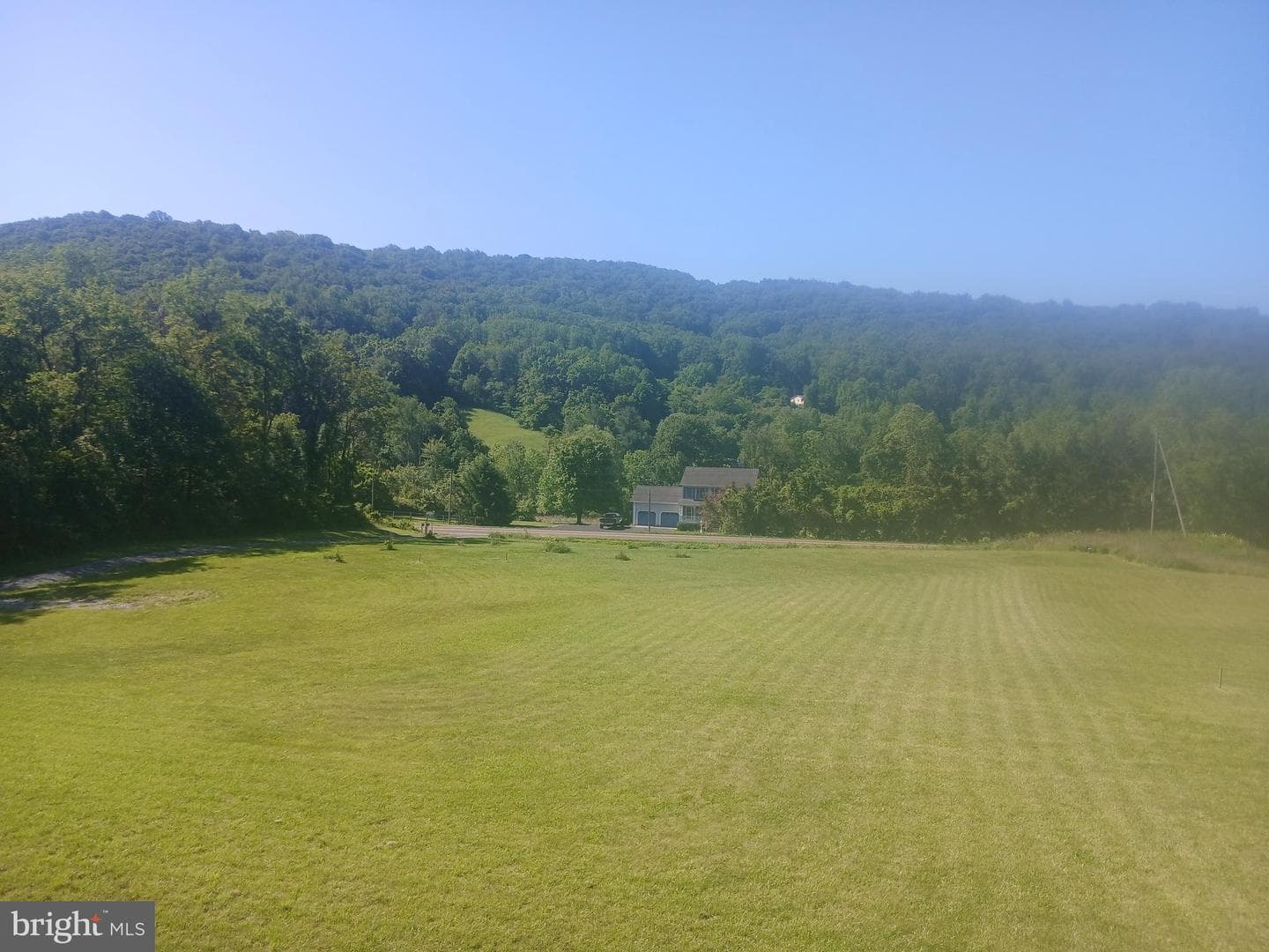 5201 Carolyns Way photo 3