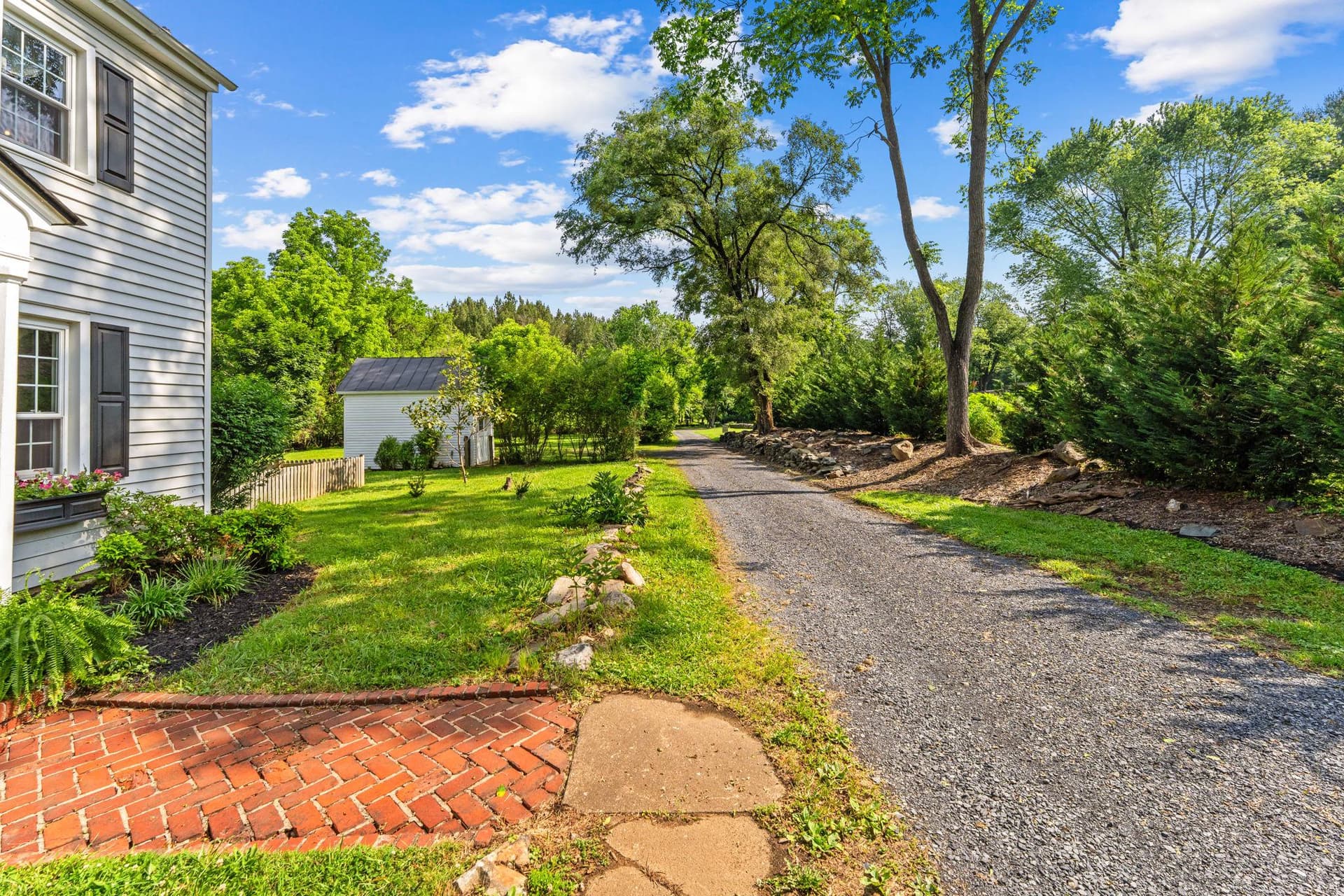 1150 Poplar Row photo 3