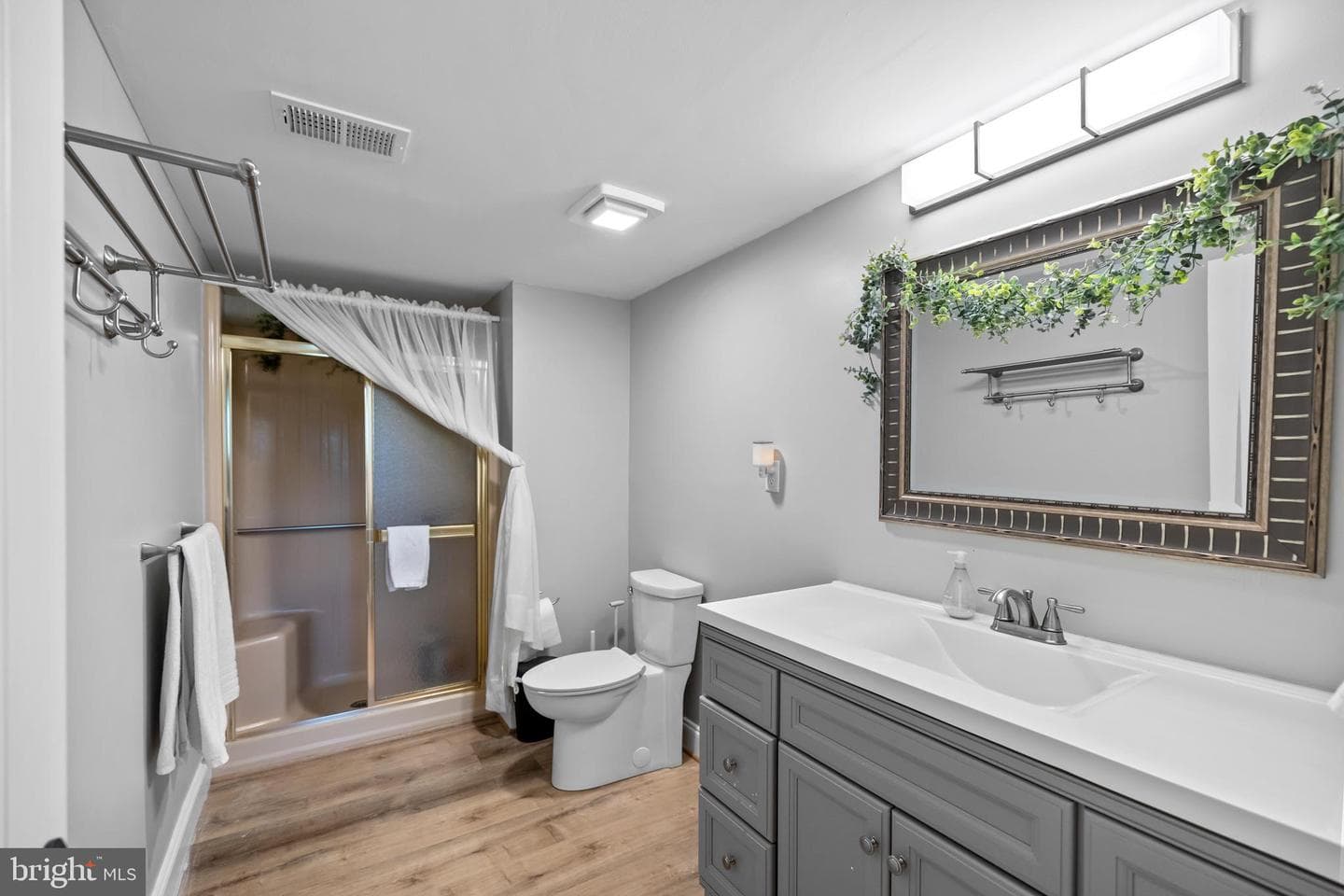 4300 Ringwood Road photo 44