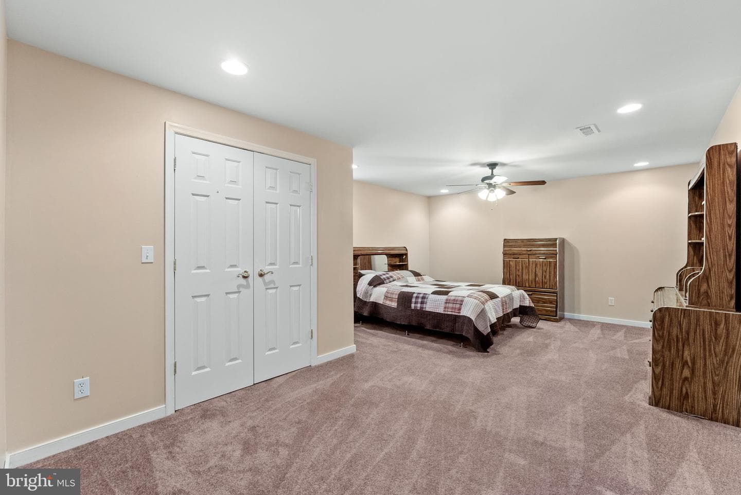 700 Fox Chase Street photo 32