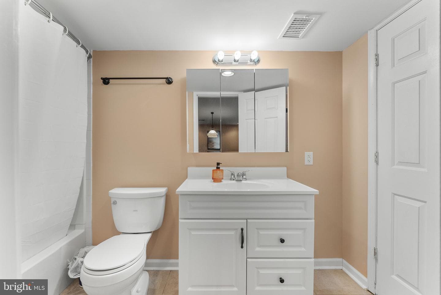 700 Fox Chase Street photo 35