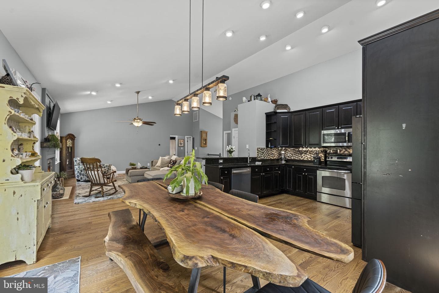 6688 Kelly Road photo 17