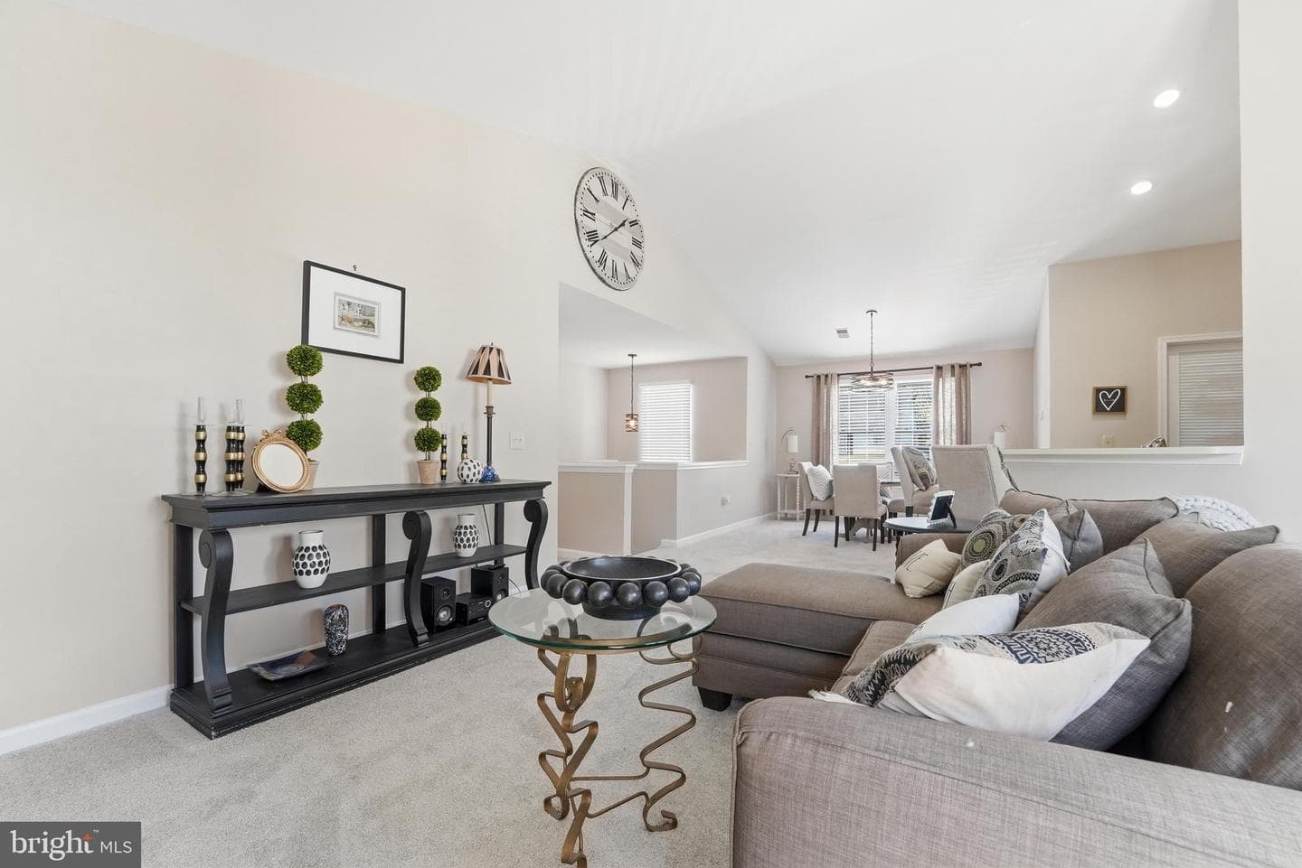 210 Fernwood Place photo 11