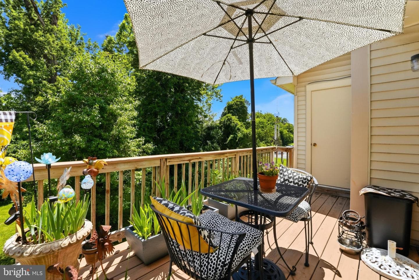 210 Fernwood Place photo 20