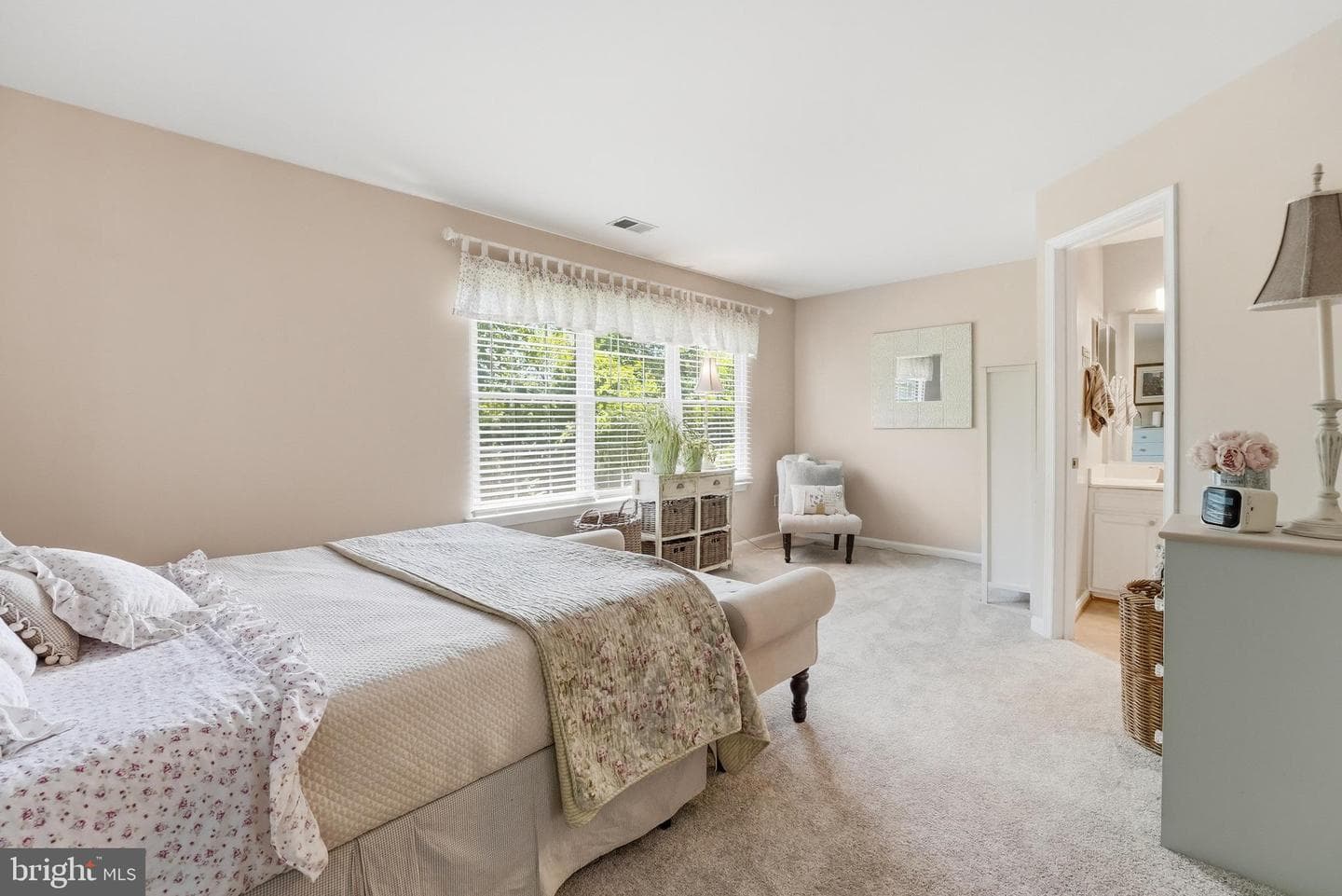 210 Fernwood Place photo 29