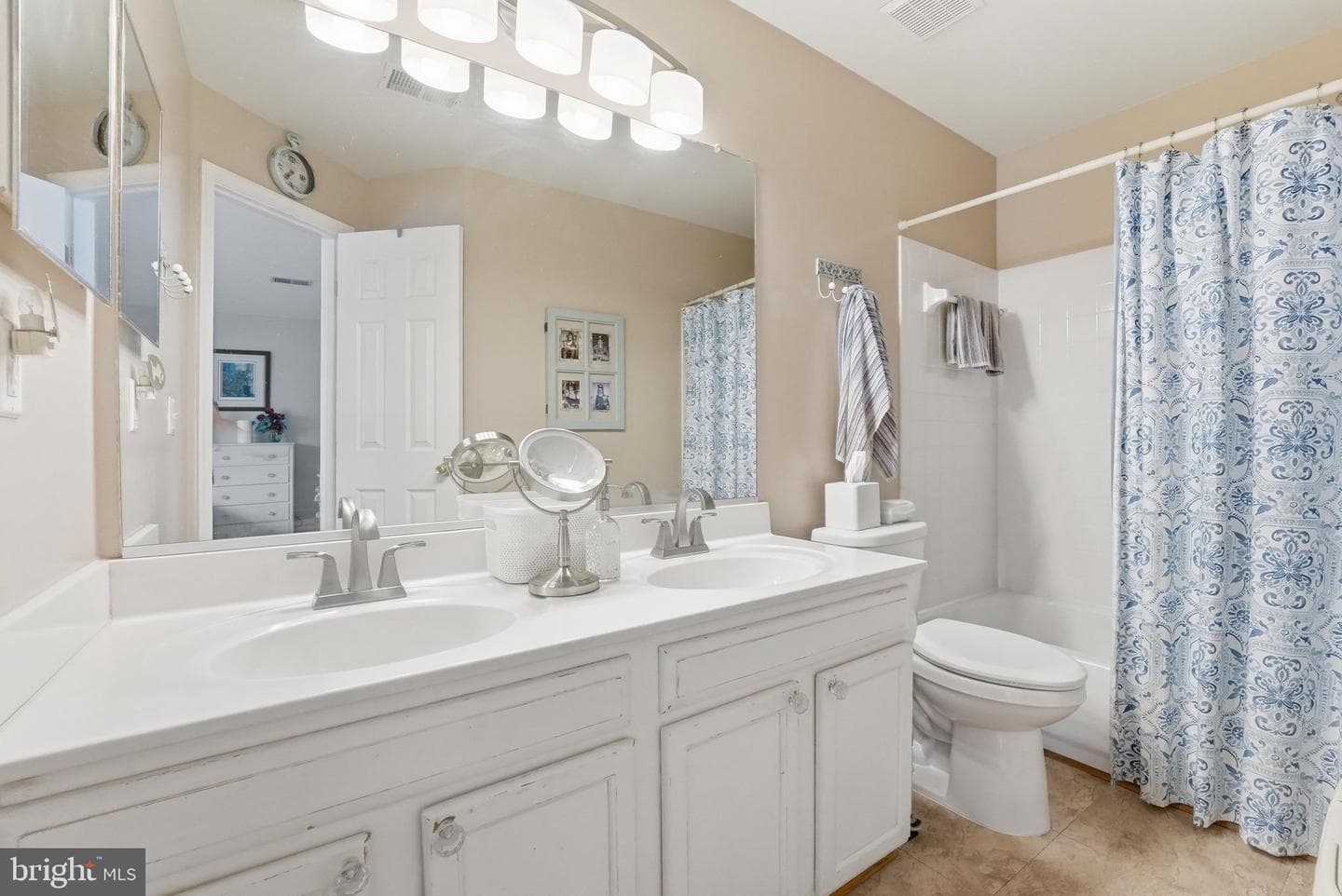 210 Fernwood Place photo 30