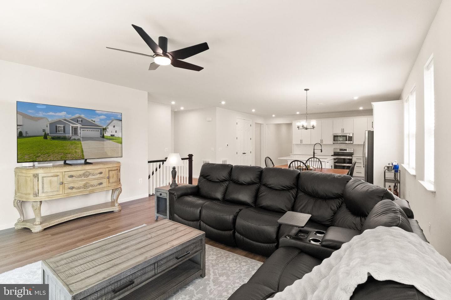 5009 Gray Fox Drive photo 12