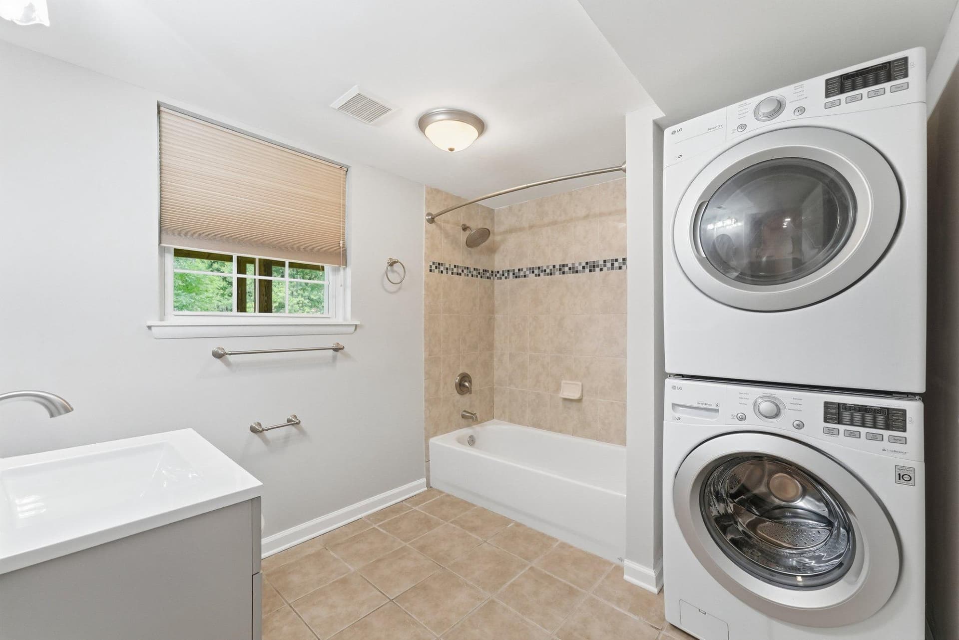 7150 Spotsylvania Street photo 28