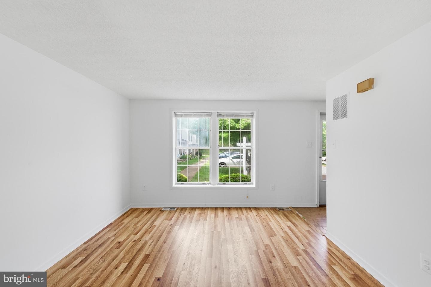Oak Leaf Court photo 5