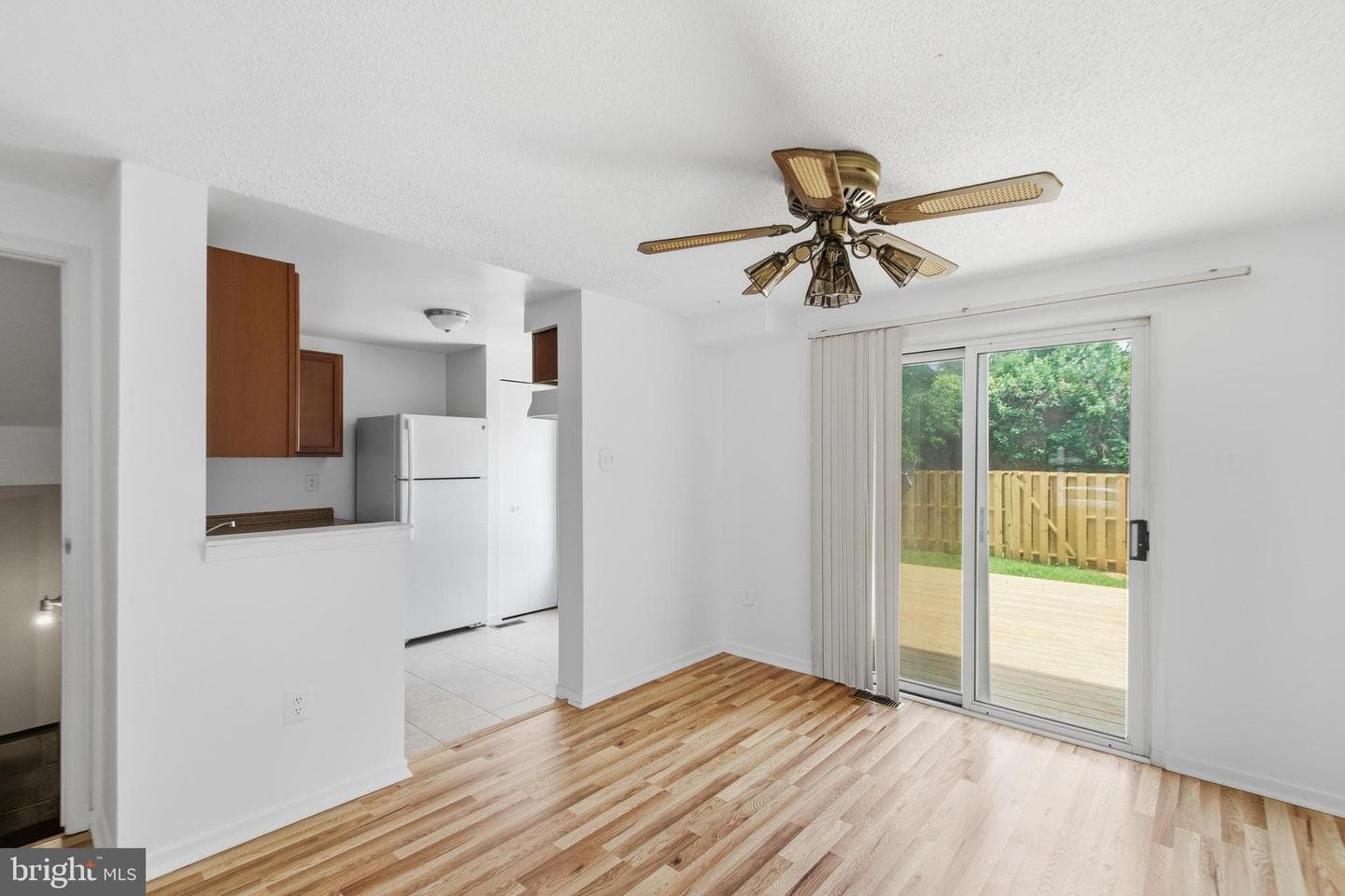 Oak Leaf Court photo 8
