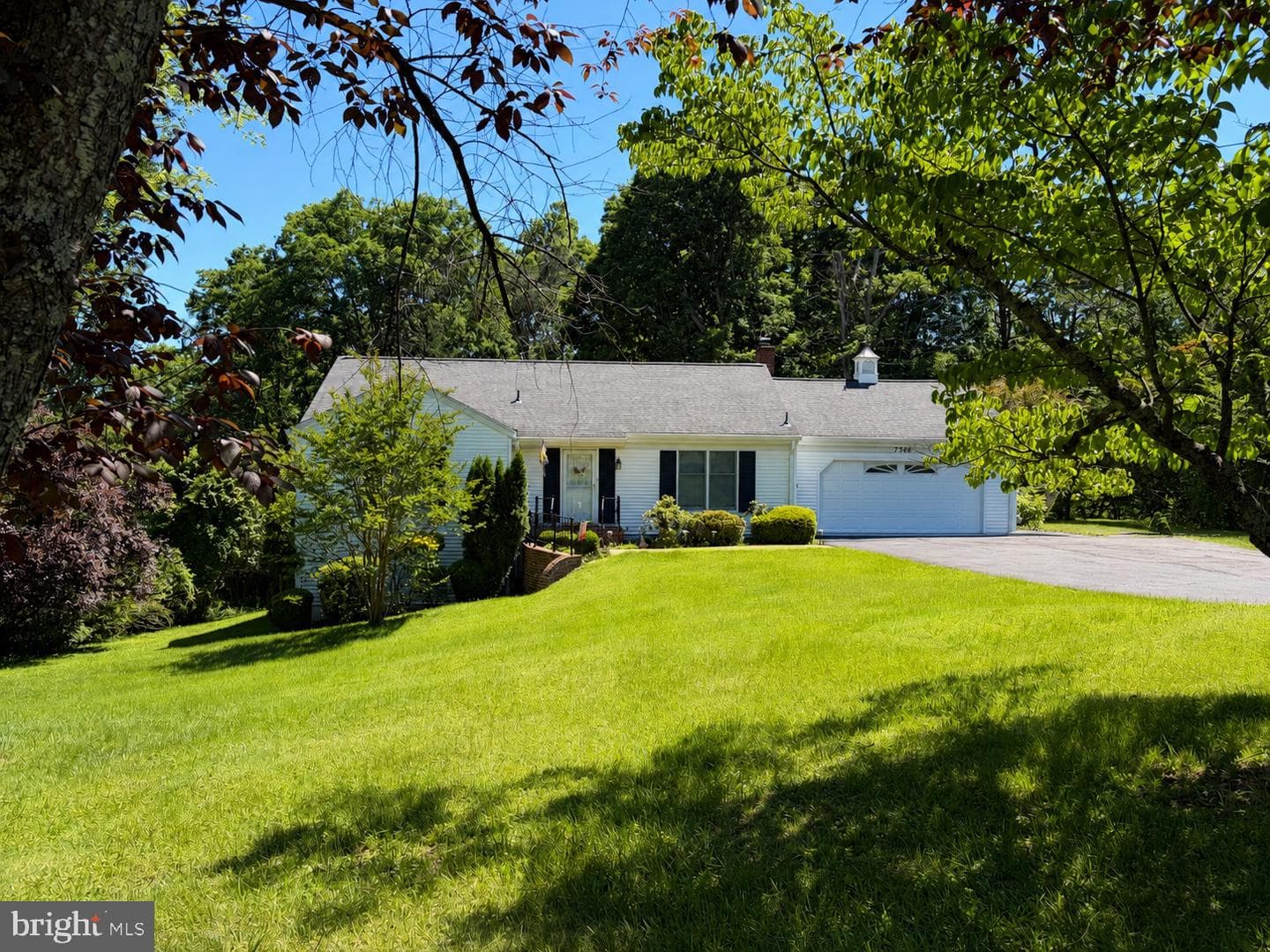 7386 Stuart, Warrenton