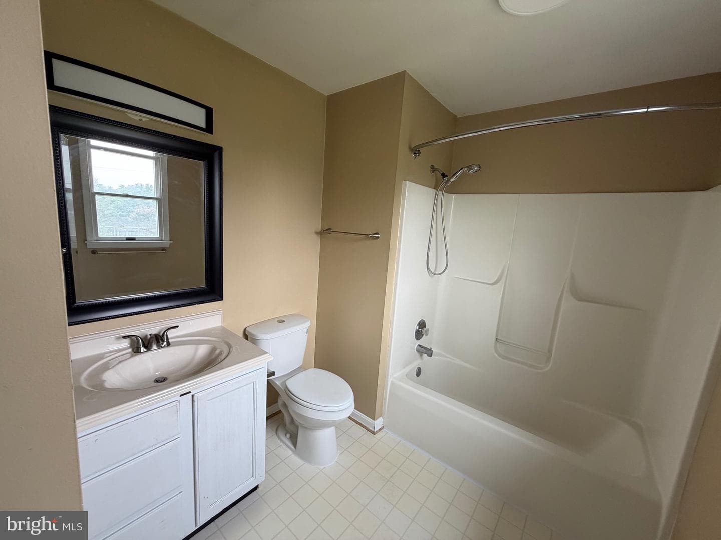 6391 Waterdale Court photo 11