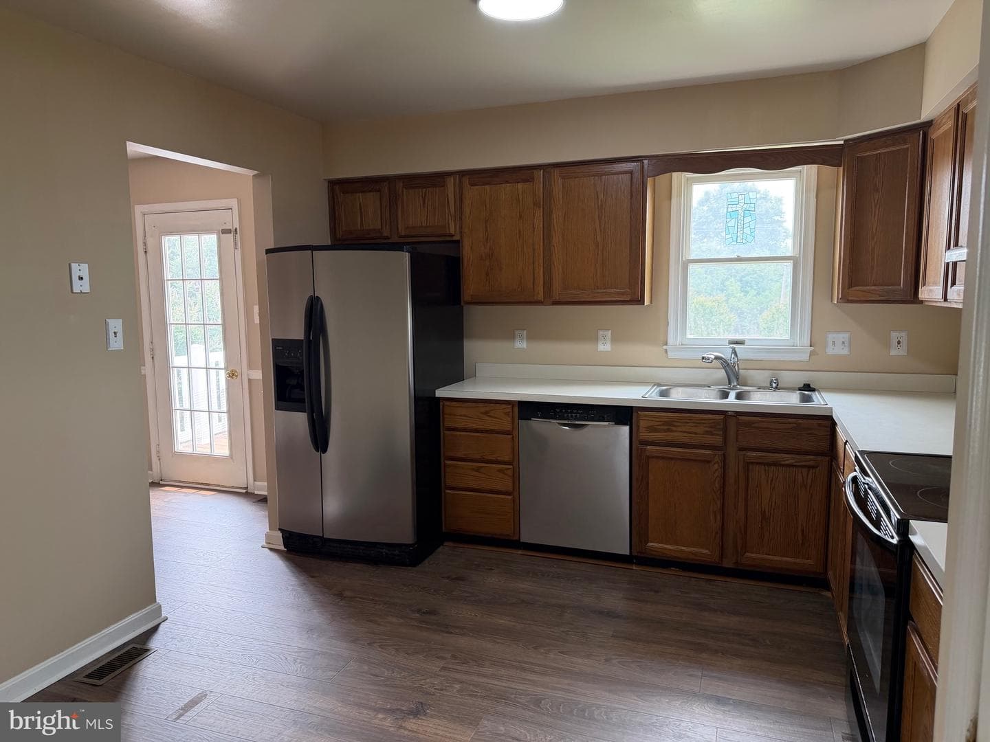 6391 Waterdale Court photo 28