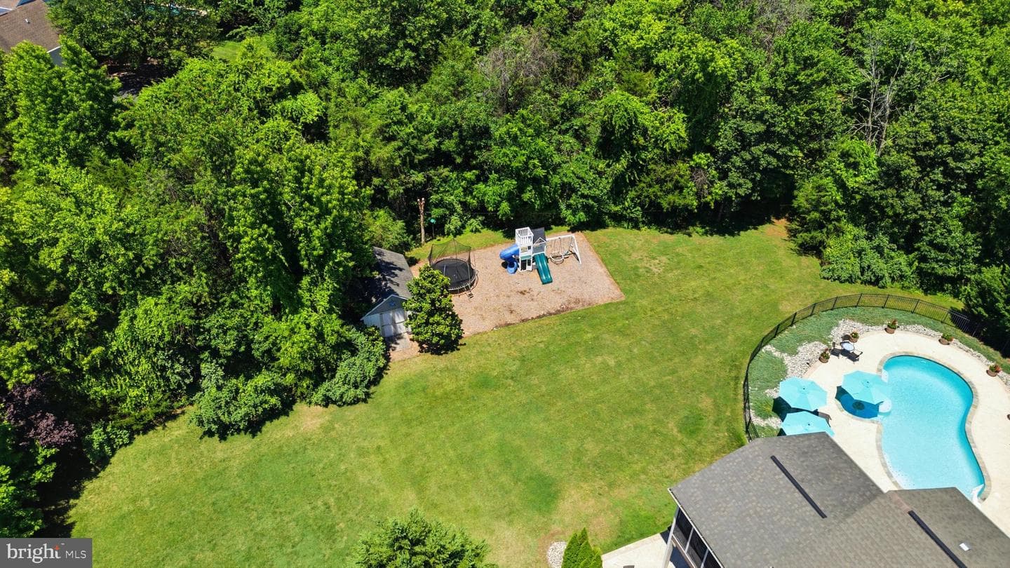 7547 Edington Dr photo 72