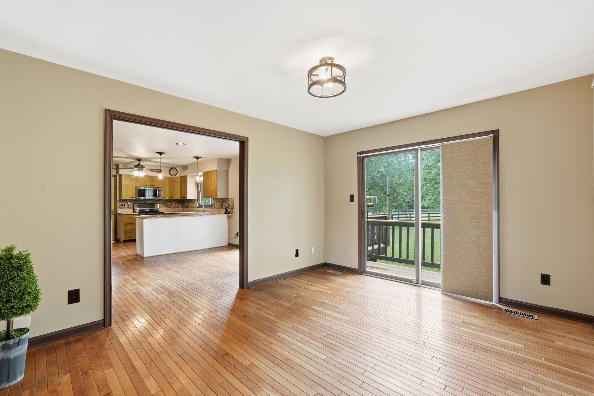 10414 Skyline Avenue photo 21
