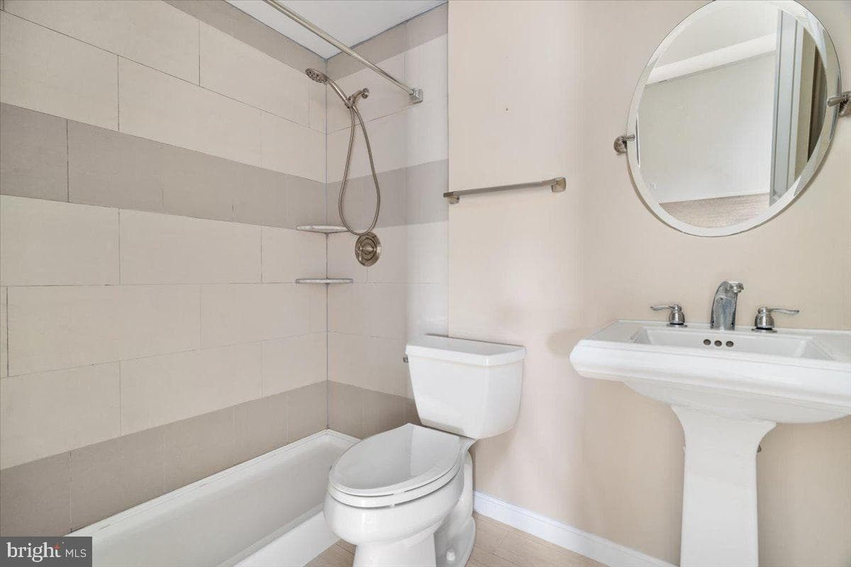 2236 Sedgwick Drive photo 24
