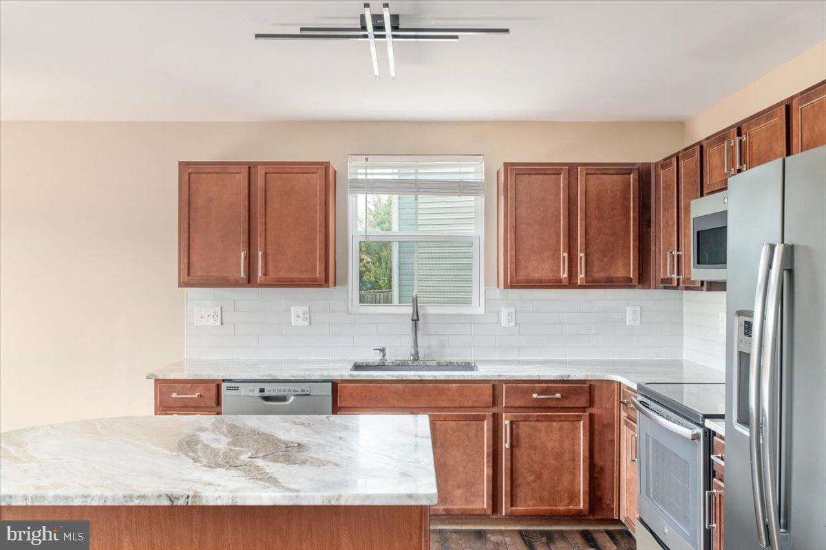 2236 Sedgwick Drive photo 3