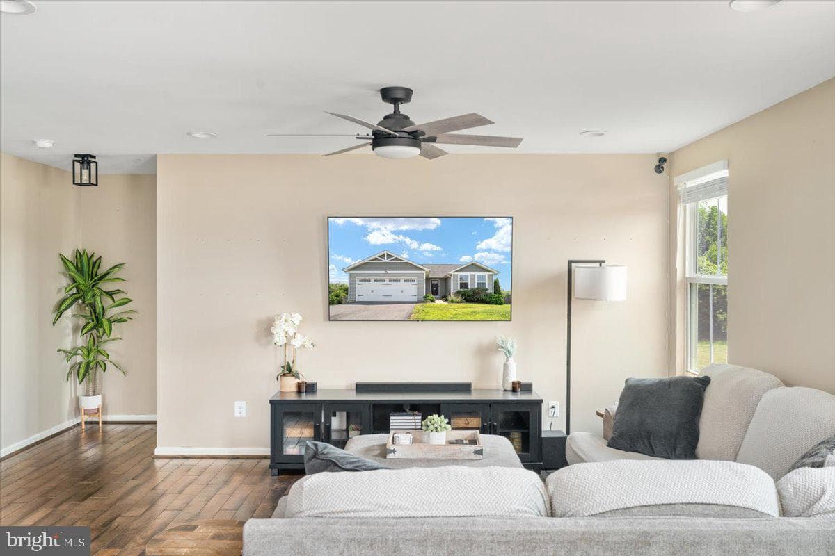 2236 Sedgwick Drive photo 8
