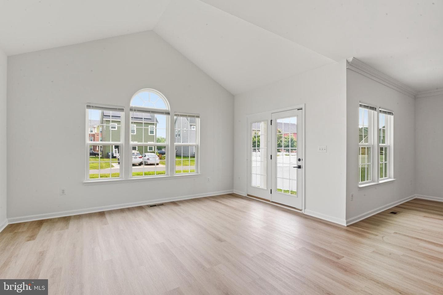 2975 Revere Street photo 22