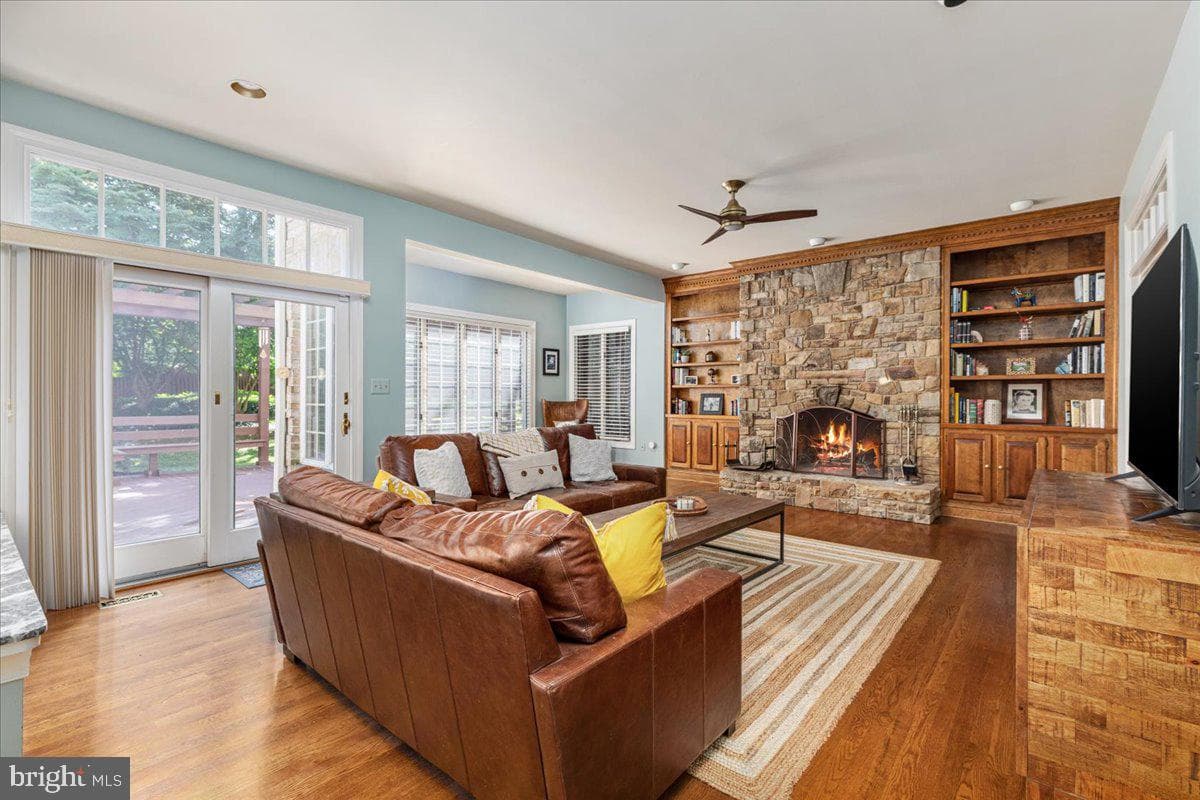 6595 Chesapeake Place photo 5