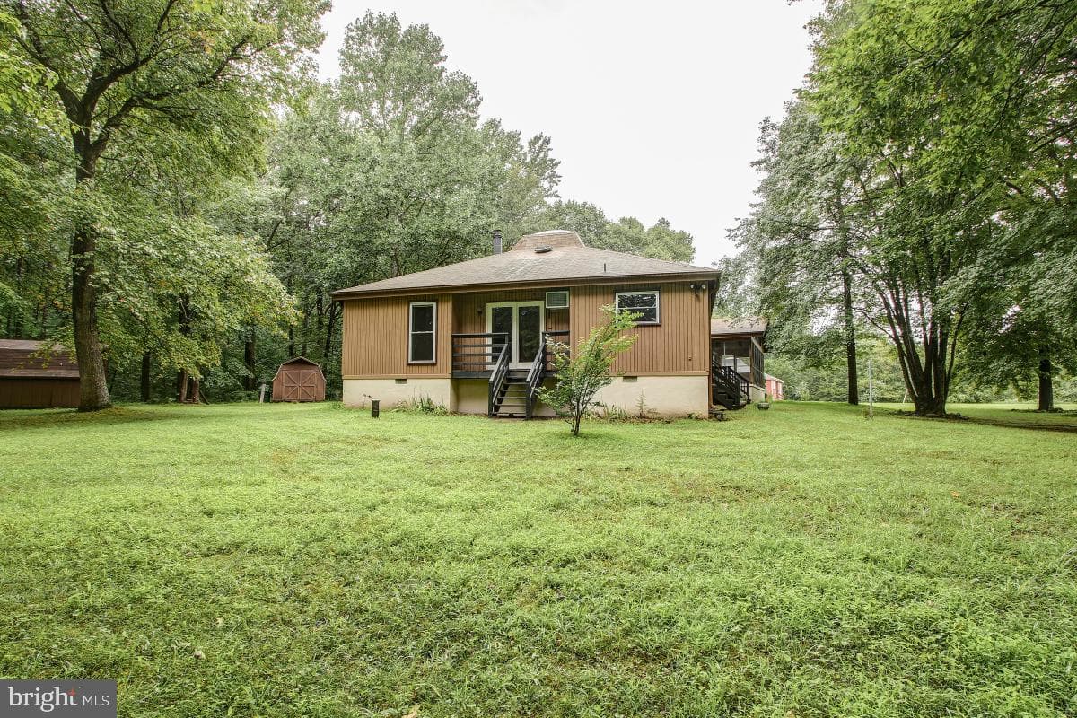 8297 Squires Lane photo 2